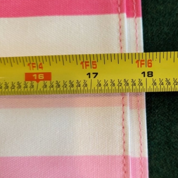 💕NWT Victoria's Secret Large Pink/ White Tote/Beach Bag w/Matching Flip-Flops💕 - Picture 4 of 9